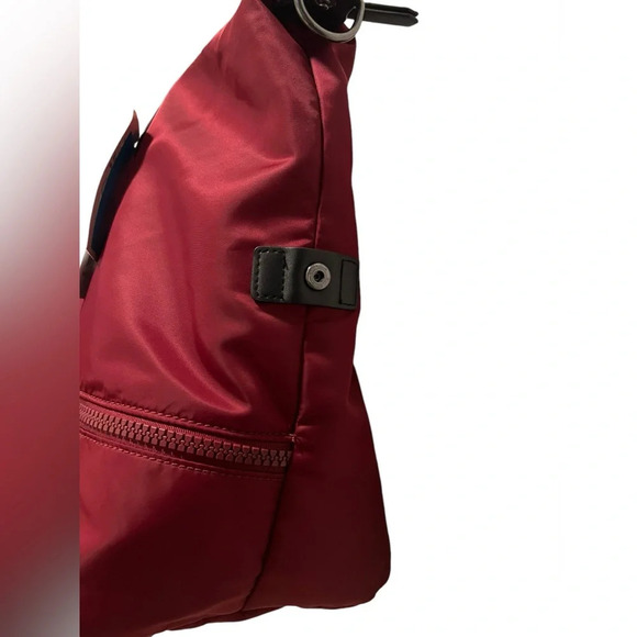 Mondani New York Burgandy Weekender Tote Bag - Picture 3 of 8